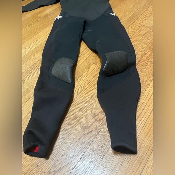 Aleeda 4:3 Wetsuit Large - Picture 9 of 12